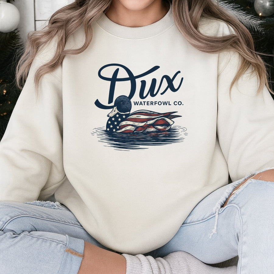 Sweat-shirt de chasse au canard avec drapeau américain | Motif patriotique de canard colvert | Mélange de coton haut de gamme | Cadeau pour les chasseurs de canards et les amateurs de plein air