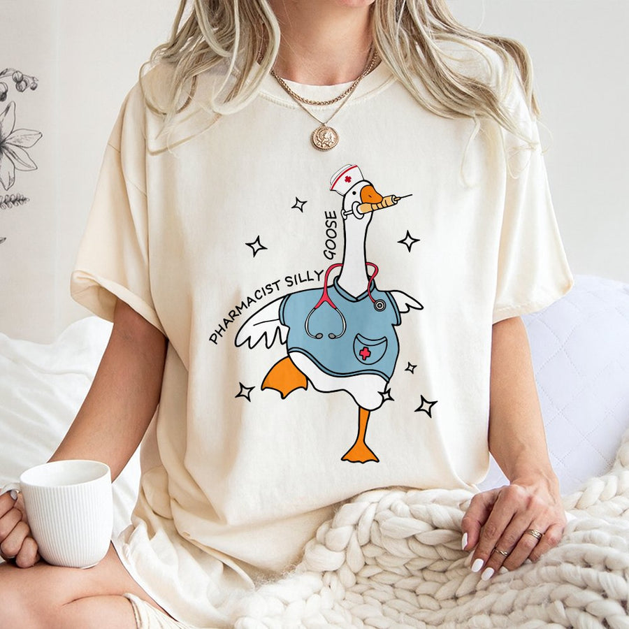 Pharmacist Silly Goose T-Shirt | Funny Medical Staff Graphic Tee | 100% Cotton Premium Quality | Cute Nurse Appreciation Gift for Pharmacy Students