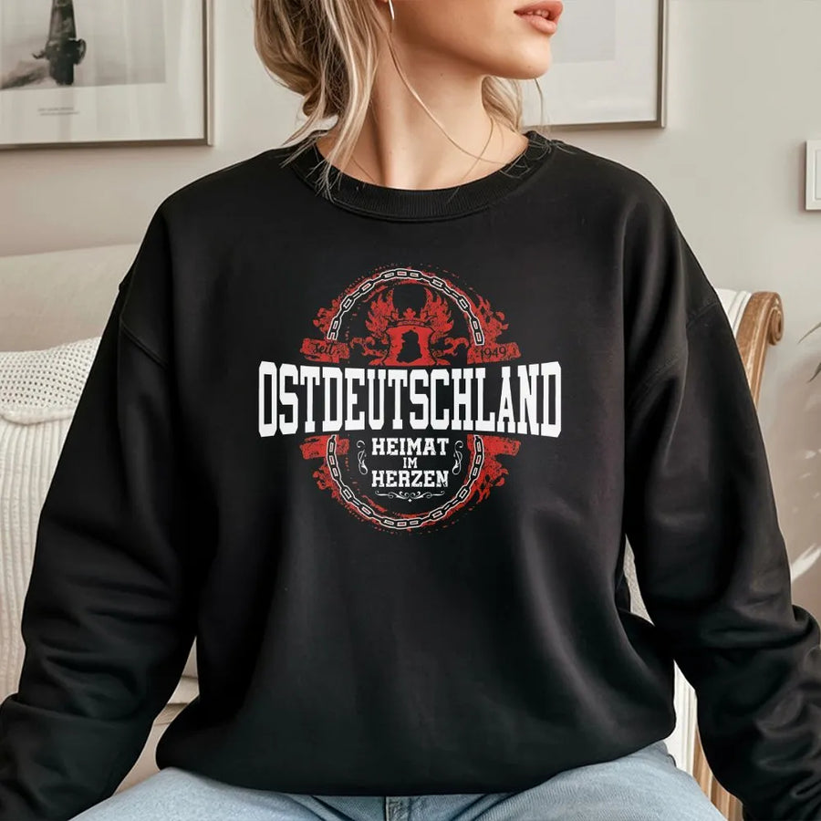 Ostdeutschland Heimat im Herzen Sweatshirt | Vintage DDR Ostalgie Design | Premium Baumwolle Shirt | Geschenk für Ostdeutsche & Geschichtsfans