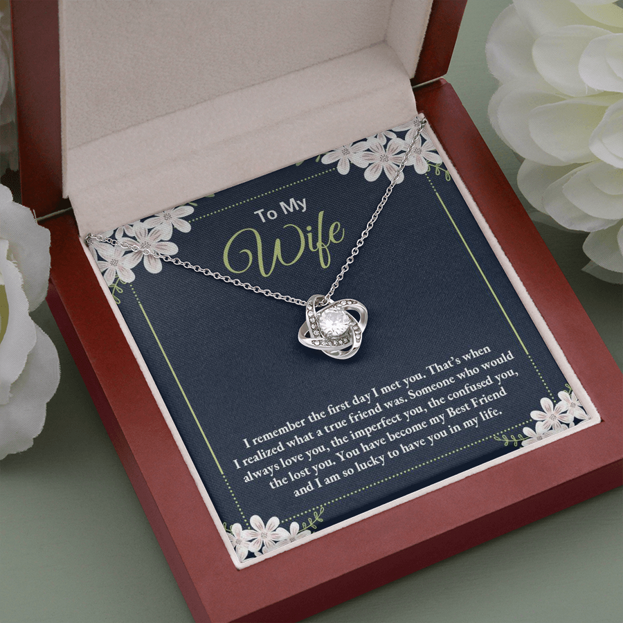 To My Wife - I Am So Lucky To Have You In My Life - Love Knot Necklace