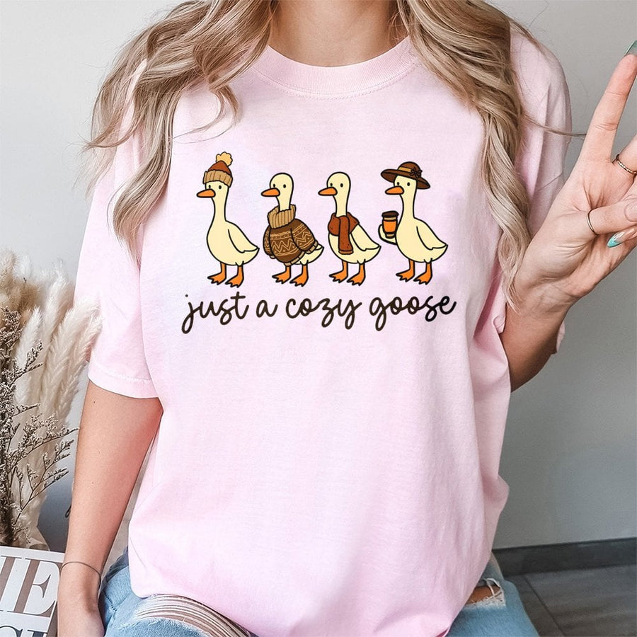Cozy Goose T-Shirt | Cute Fall Autumn Graphic Design | Premium 100% Cotton Tee | Gift for Animal Lovers & Seasonal Sweater Weather Fans