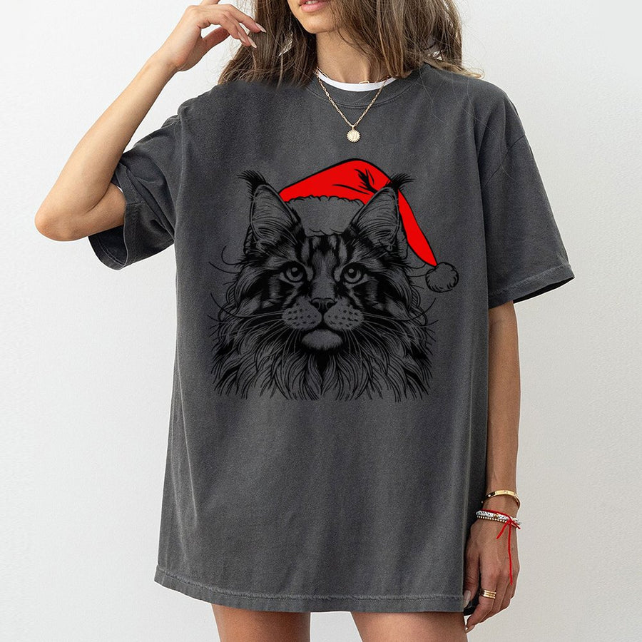 Maine Coon Cat Christmas T-Shirt | Festive Santa Hat Illustration | Premium 100% Cotton | Funny Holiday Gift for Cat Lovers