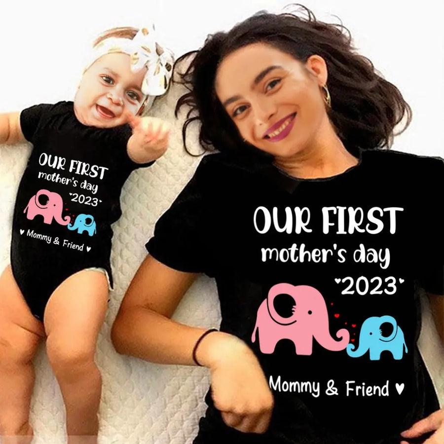 Moeder en baby eerste Moederdag gepersonaliseerde bijpassende top, aangepast patroon babypakje en moeder T-shirt