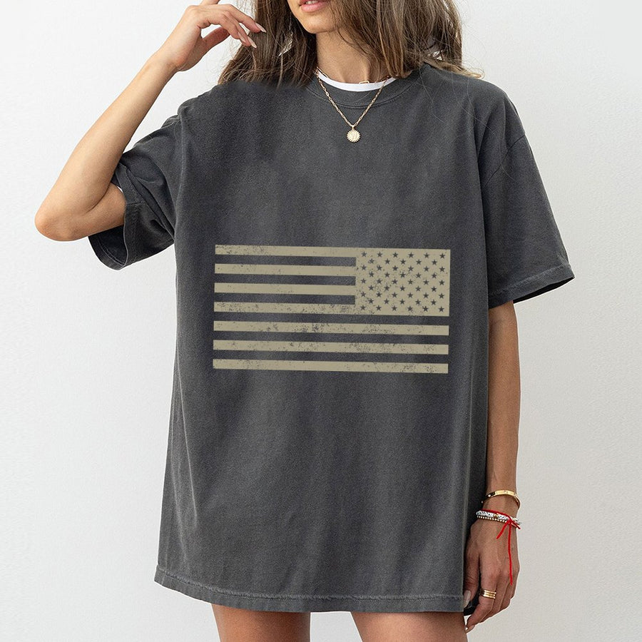 Distressed American Flag T-Shirt | Vintage USA Patriot Graphic | Premium 100% Cotton Tee | Patriotic Gift for Men and Women