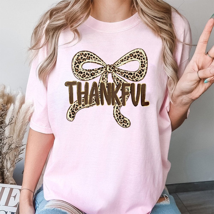 Thankful Leopard Bow T-Shirt | Retro Preppy Thanksgiving Graphic Tee | Premium 100% Cotton | Cute Fall Aesthetic Gift for Her