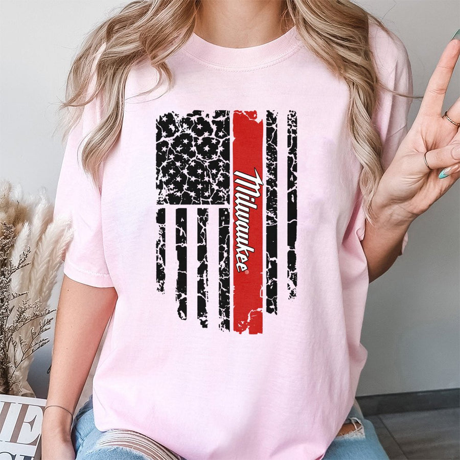 Milwaukee Flag T-Shirt | Patriotic USA Thin Red Line Graphic | Premium 100% Cotton Tee | Gift for Firefighters, Veterans, and Proud Americans