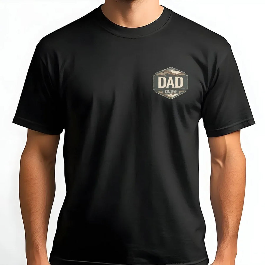 Dad Est 2026 T-Shirt | Camo Badge Print Crewneck | Soft Cotton Blend | Gift for Expecting Father, Pregnancy Announcement