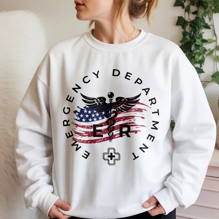 Sweat-shirt d’infirmière des urgences | Emblème patriotique du drapeau américain et du caducée | Coton doux et respirant | Cadeau haut de gamme pour le personnel des urgences et les infirmières diplômées