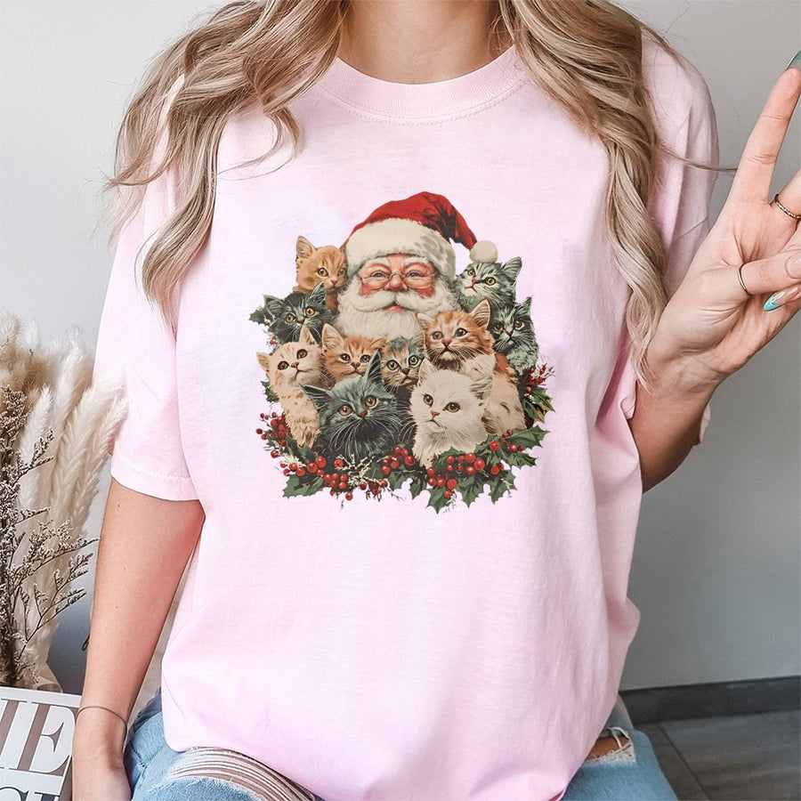 Retro Santa Claus And Kittens T-Shirt | Vintage Style Cat Christmas Graphic | 100% Premium Cotton | Cute Holiday Gift For Cat Lovers