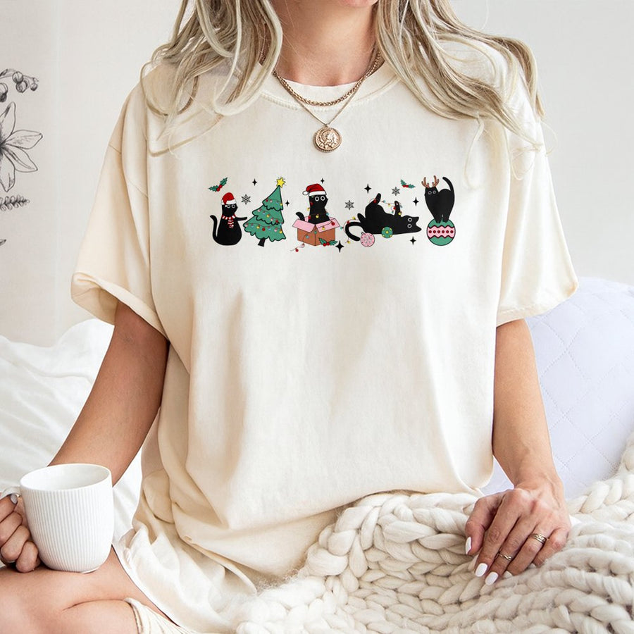 Christmas Black Cat T-Shirt | Cute Festive Holiday Kitties Graphic | 100% Cotton Premium Unisex Tee | Perfect Gift For Cat Lovers