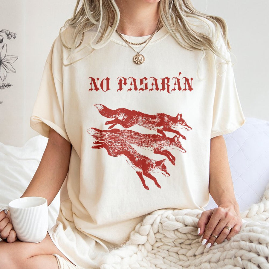 No Pasaran T-Shirt | Three Foxes Linocut Graphic Tee | Premium 100% Cotton Shirt | Anti-Fascist Protest Gift for Activists