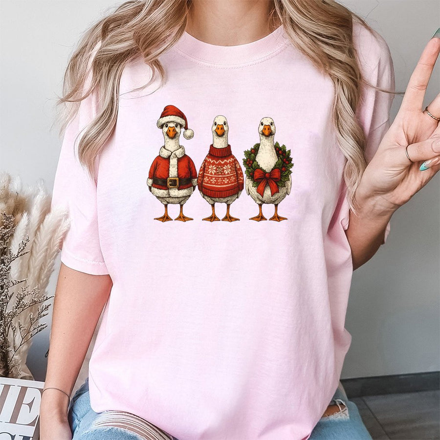 Christmas Goose T-Shirt | Funny Holiday Farm Animal Graphic | 100% Cotton Premium Comfort | Cute Festive Winter Gift for Animal Lovers