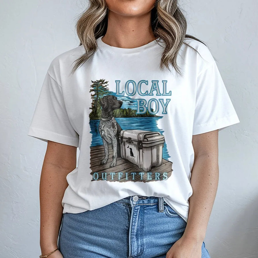 Gundog Dockside Graphic T-Shirt | Pointer Dog & Cooler Outdoor Art | Premium Cotton Tee | Gift for Anglers, Hunters & Outdoor Enthusiasts