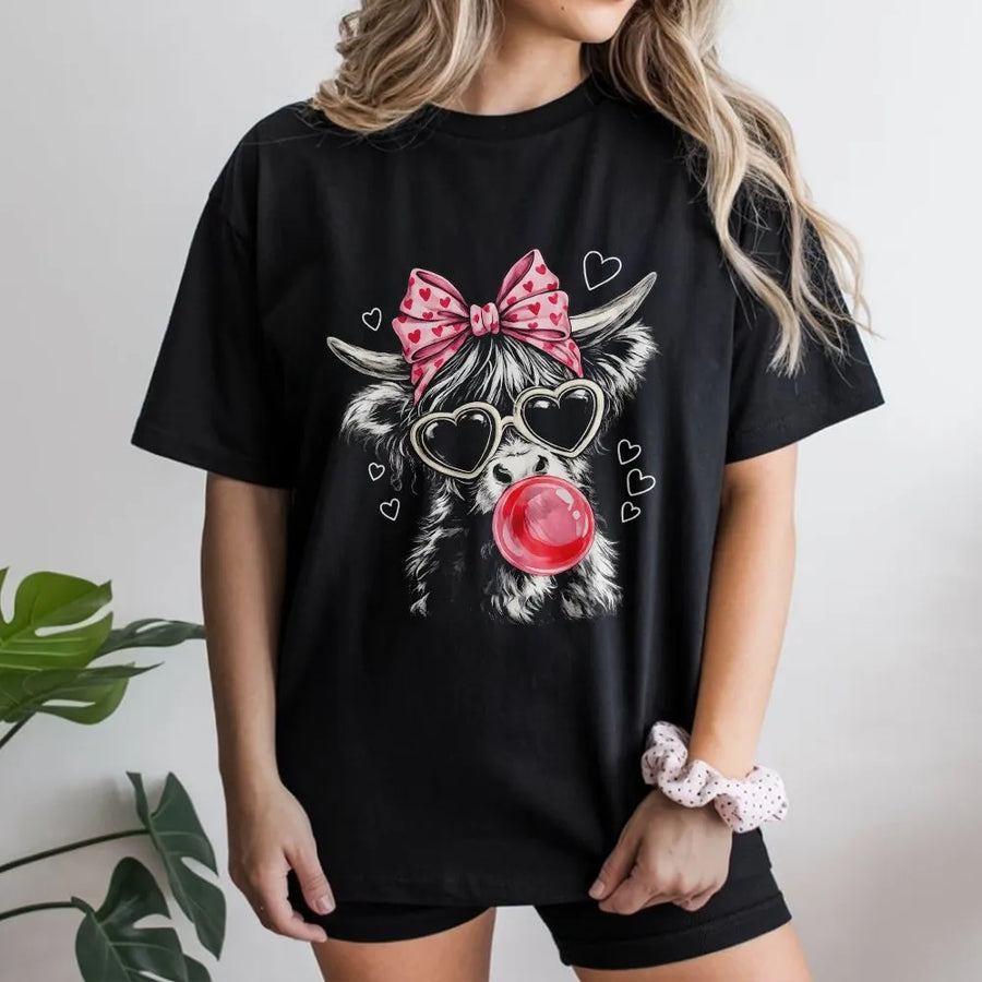 Highland Cow Graphic T-Shirt | Bubblegum Heart Glasses Design | Premium 100% Cotton | Cute Valentine's Day Gift for Animal Lovers