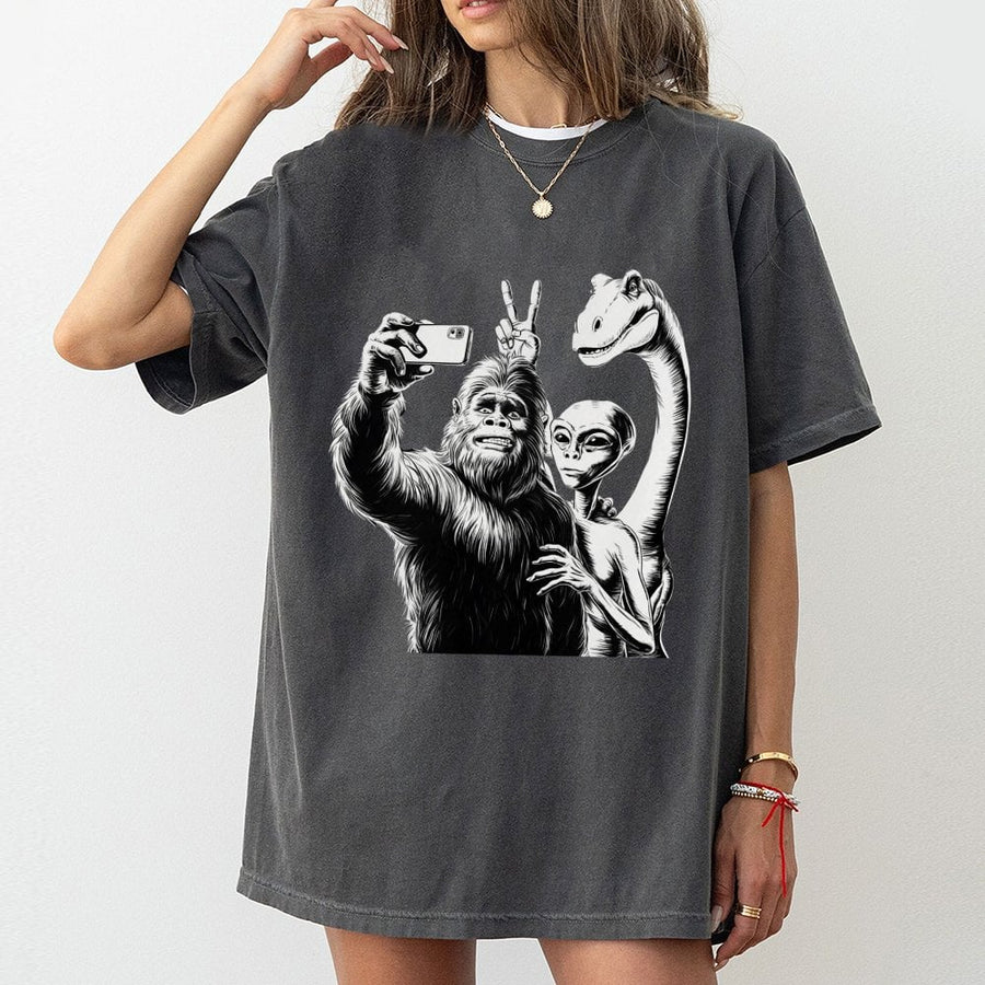 Bigfoot Alien Selfie Graphic T-Shirt | Funny Paranormal Cryptid Design | 100% Cotton Premium Quality | Unisex Gift for Sci-Fi and UFO Lovers