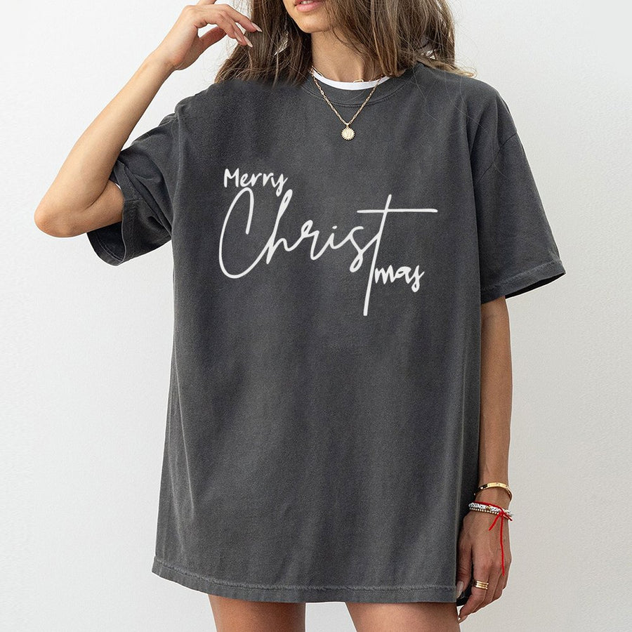 Merry Christmas T-Shirt | Minimalist Script Lettering Design | Premium 100% Cotton | Festive Holiday Apparel Gift for Men and Women