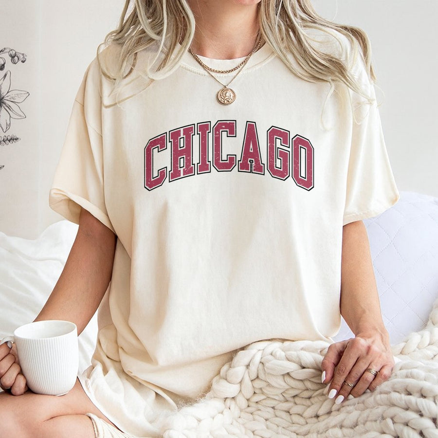 Chicago T-Shirt | Vintage Distressed College Lettering | Premium Soft Cotton Tee | Unisex Illinois City Souvenir Gift