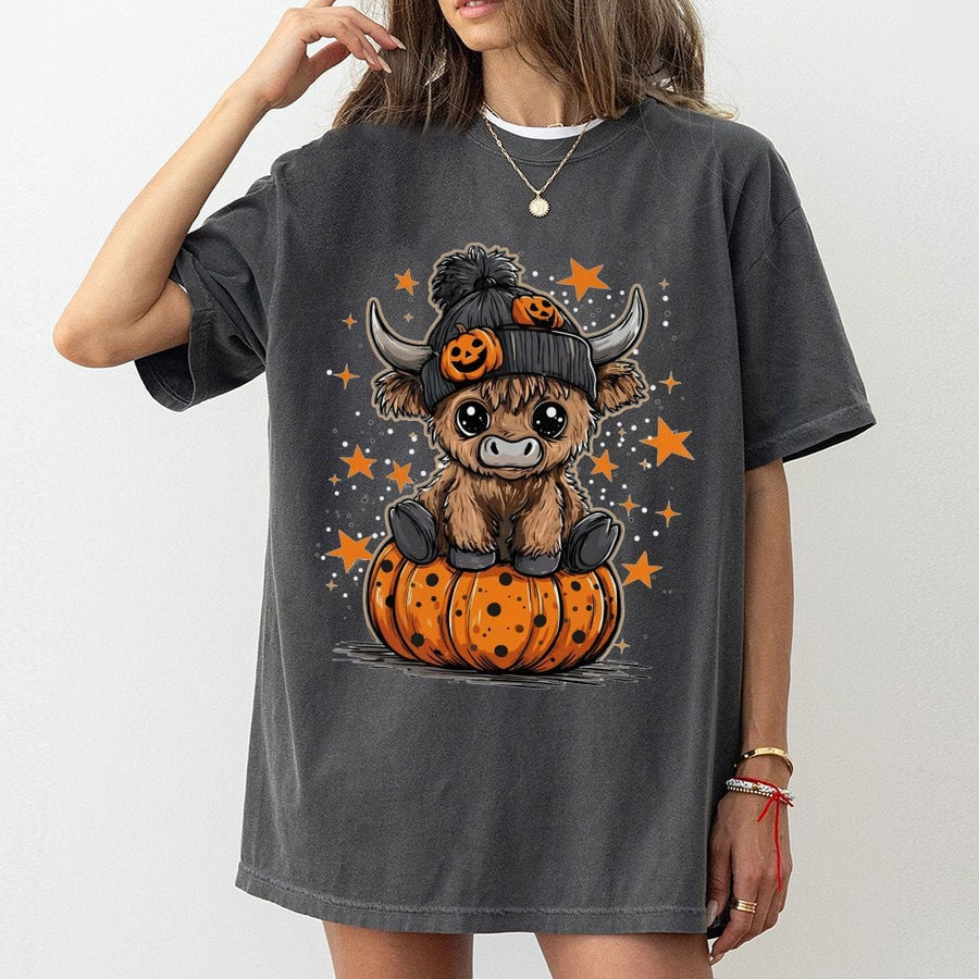 Cute Highland Cow Halloween T-Shirt | Spooky Pumpkin Beanie Graphic | 100% Cotton Premium Tee | Festive Fall Apparel Gift for Women & Kids