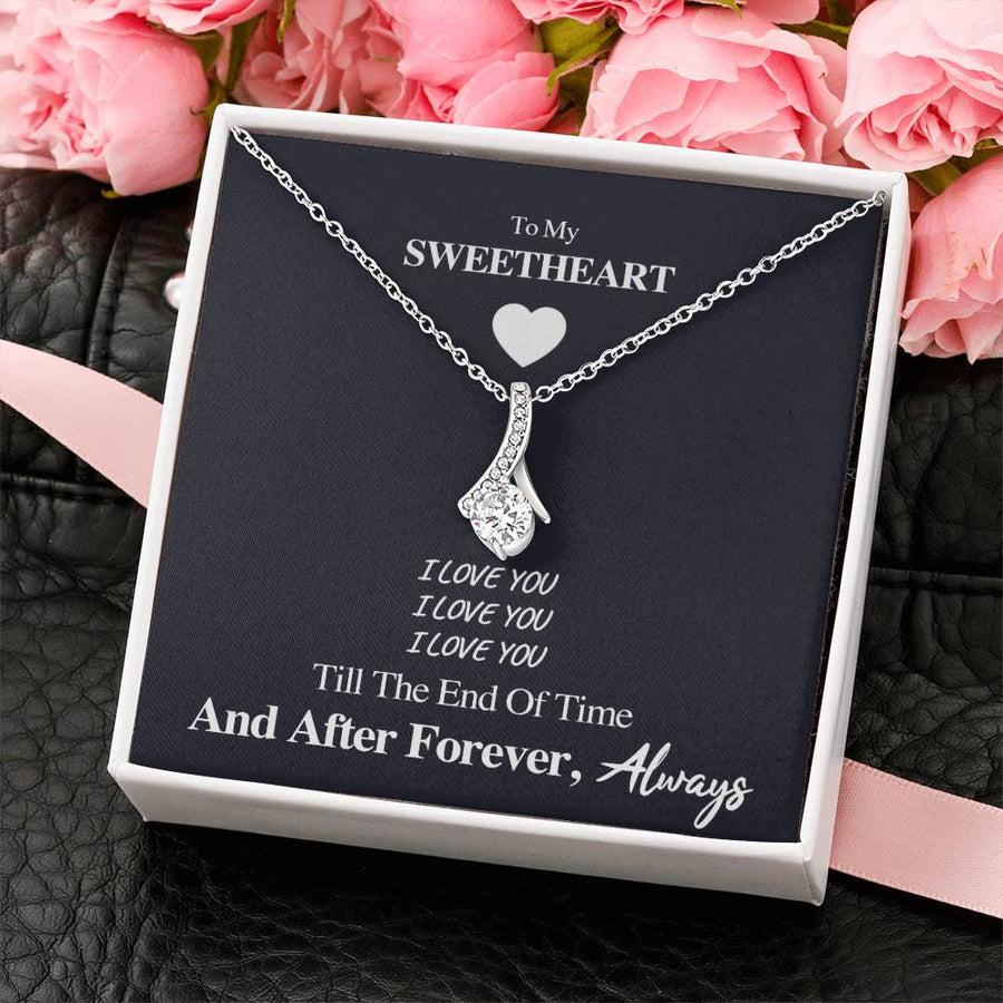 Minimalist Eternal Love Beautiful Sweetheart 18K Yellow Gold Finish Alluring Beauty Necklace Jewelry Unique Jewelry for Romantic Partner Anniversary