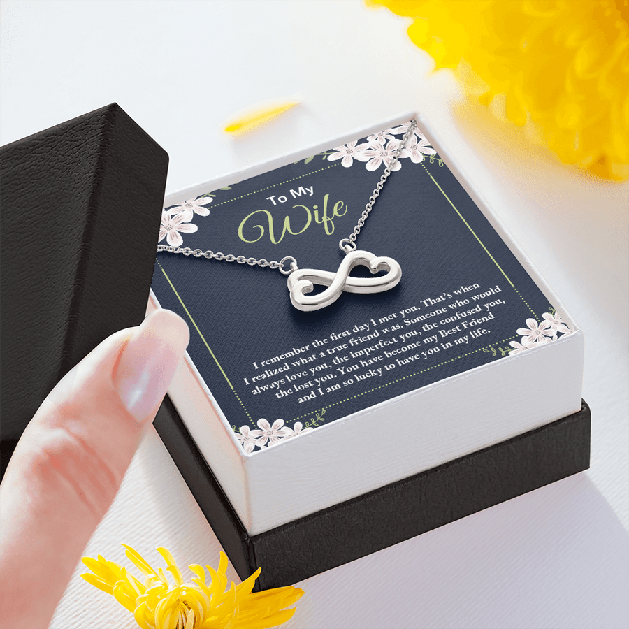 To My Wife - I Am So Lucky To Have You In My Life - Infinity Heart Necklace