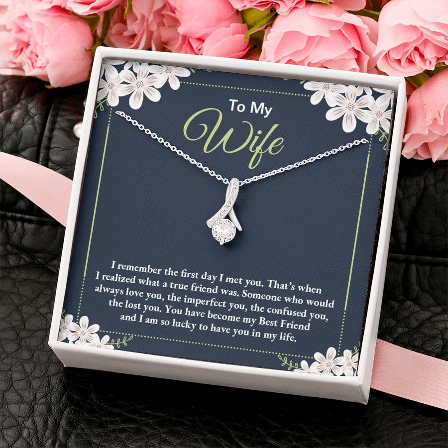 To My Wife - I Am So Lucky To Have You In My Life - Alluring Beauty Necklace