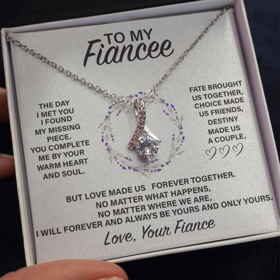 (FE004) Alluring Beauty Necklace // Gift For Fiancée