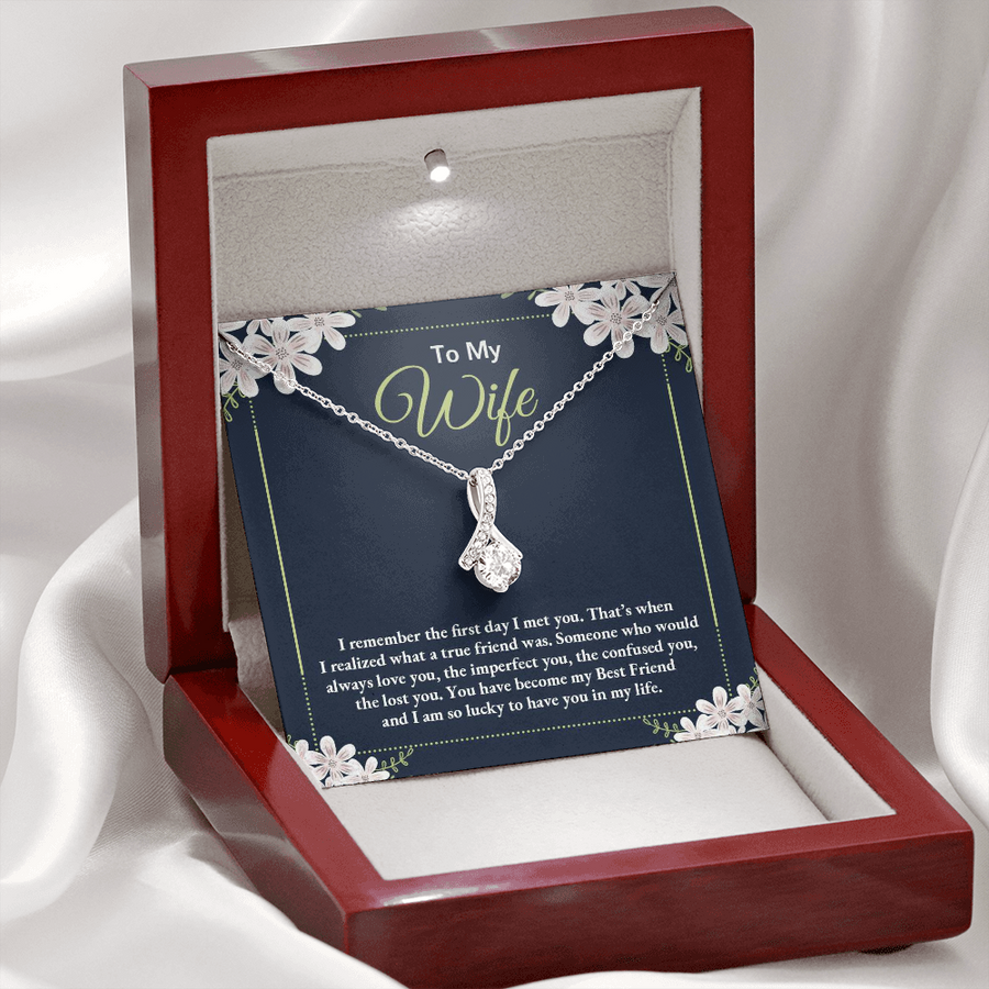 To My Wife - I Am So Lucky To Have You In My Life - Alluring Beauty Necklace