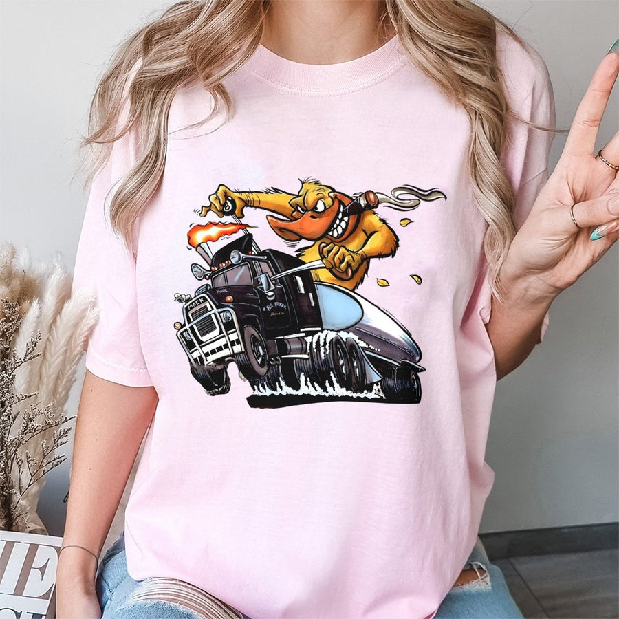 Vintage Mack Flame Truck T-Shirt – Cartoon Duck Tanker T-Shirt,Funny Semi Truck Diesel Graphic,Trucker Gift Outfit,Mack Bulldog