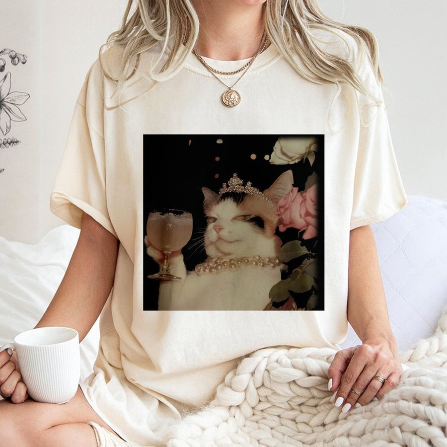 Elegant Cat T-Shirt | Funny Meme Queen Kitty Graphic | 100% Cotton Premium Tee | Unique Animal Lover Gift for Men and Women