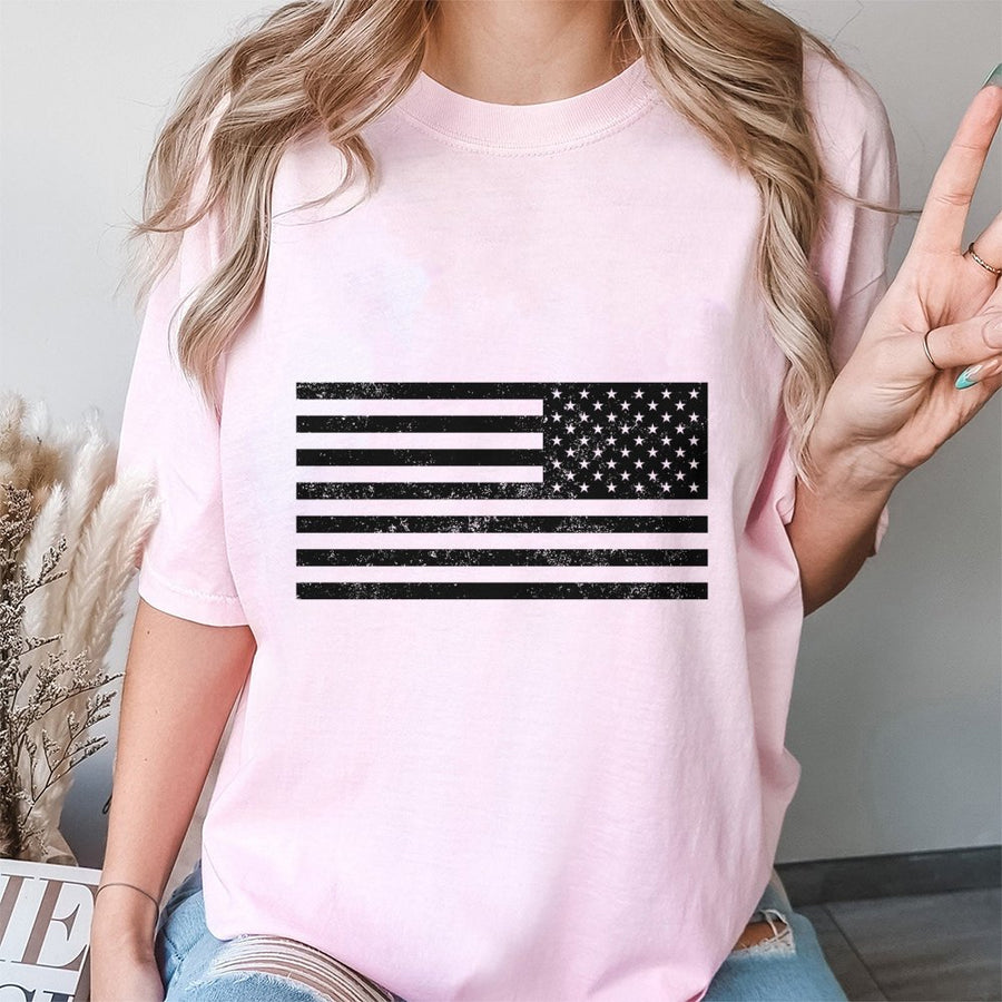 Distressed American Flag T-Shirt | Vintage USA Patriot Graphic | Premium 100% Cotton Tee | Patriotic Gift for Men and Women