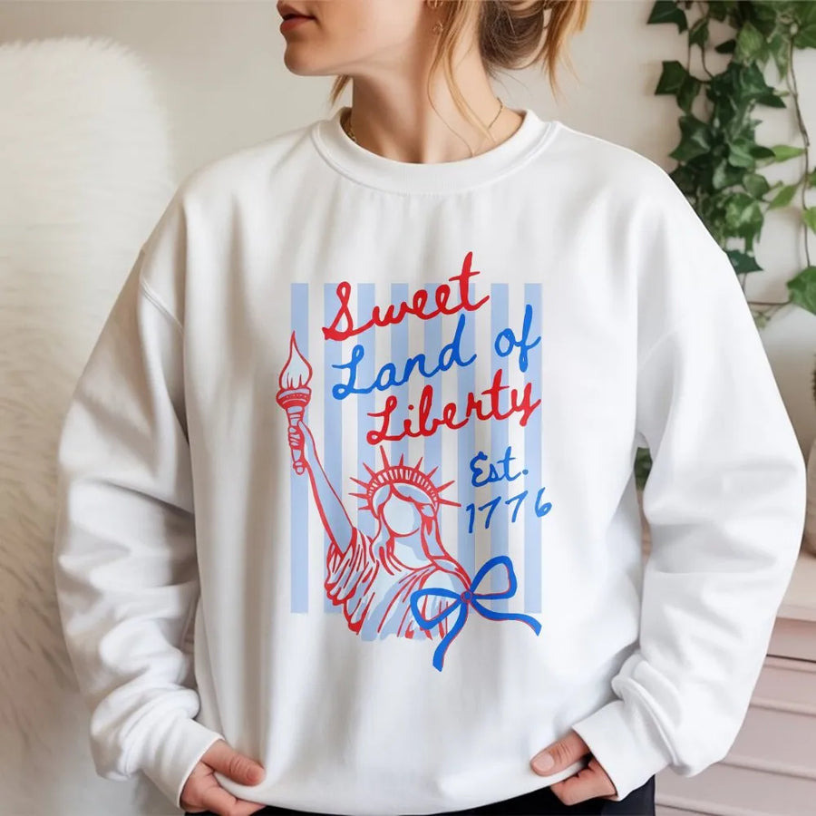 Patriotic USA Sweatshirt | Vintage Statue of Liberty Graphic | Comfort Colors Cotton Tee | Fourth of July Gift for Women, Independence Day Outfit