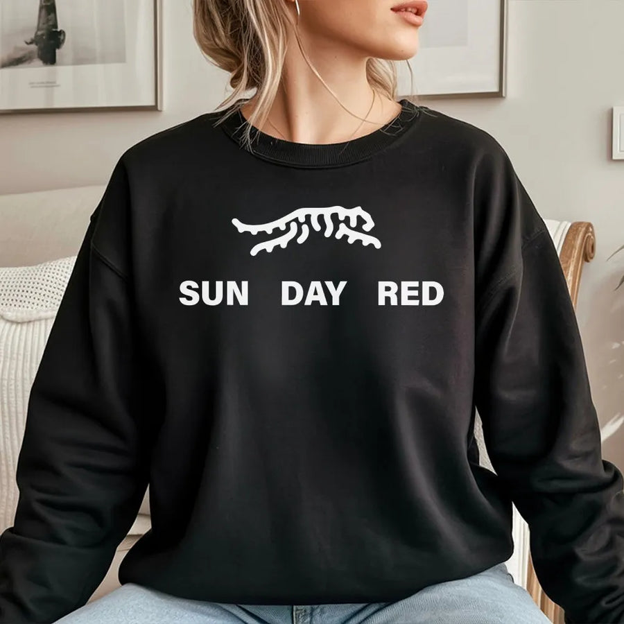 Sunday Red Tiger Sweatshirt | Retro Golf Graphic Pullover | Premium Cotton Blend Crewneck | Gift for Golf Lovers & Streetwear Fans