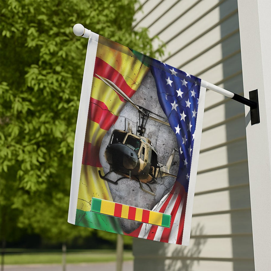 Huey Helicopter Vietnam Veteran Flag | Lest We Forget Military Memorial Garden Decor | Premium Fade-Resistant Polyester | Patriotic Gift for Veterans
