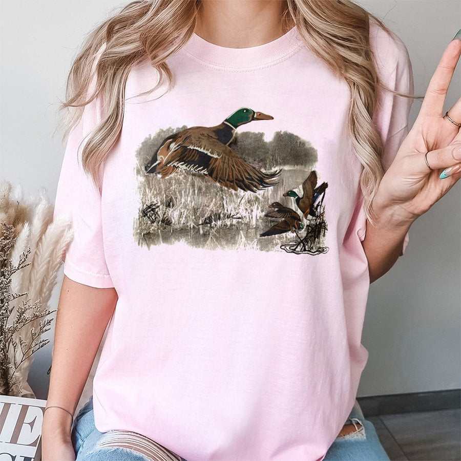 Vintage Mallard Duck T-Shirt | Retro Wildlife Bird Graphic Art | Premium 100% Cotton Tee | Outdoor Nature Lover Gift for Men and Women