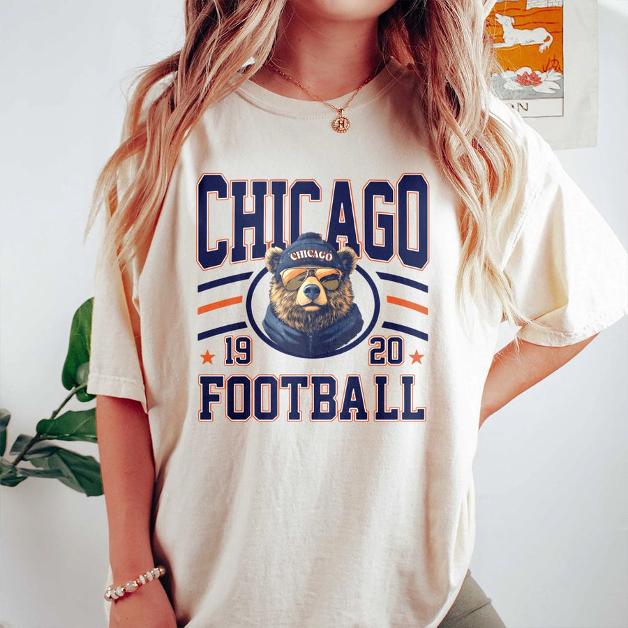 Vintage Chicago Football T-Shirt Retro Bear Mascot Graphic Unisex Tailgate Football Outfit