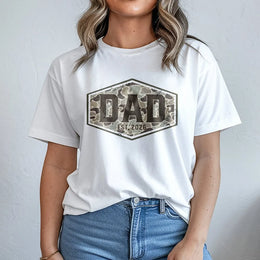 Dad Est 2026 T-Shirt | Camo Badge Print Sweatshirt | Premium Cotton Blend | Gift for New Father, Pregnancy Announcement