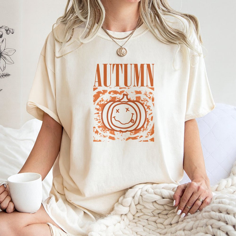 Autumn Pumpkin T-Shirt | Grunge Smiley Face Graphic | 100% Cotton Premium Tee | Unisex Fall Apparel for Halloween Lovers