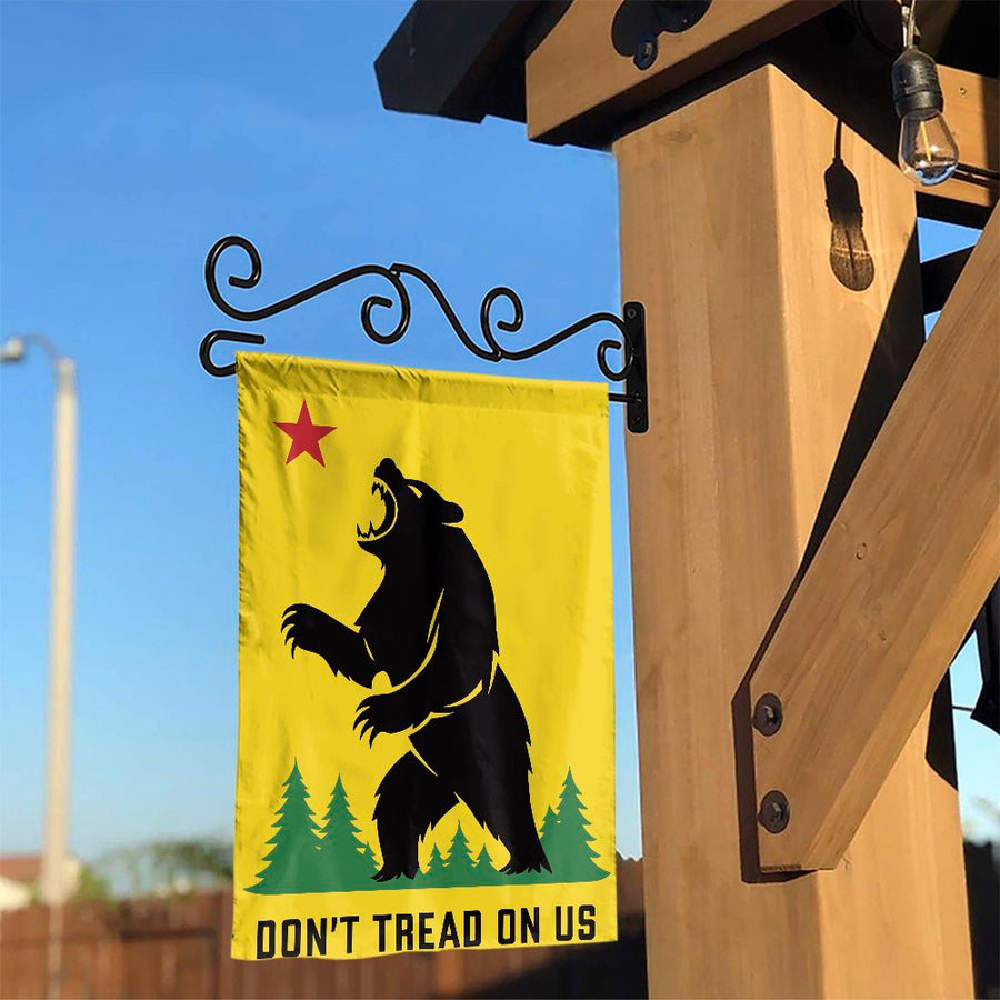California Republic Style Garden Flag | Roaring Bear Don't Tread On Us Design | Premium Double-Sided Polyester | Patriotic Outdoor Yard Decor