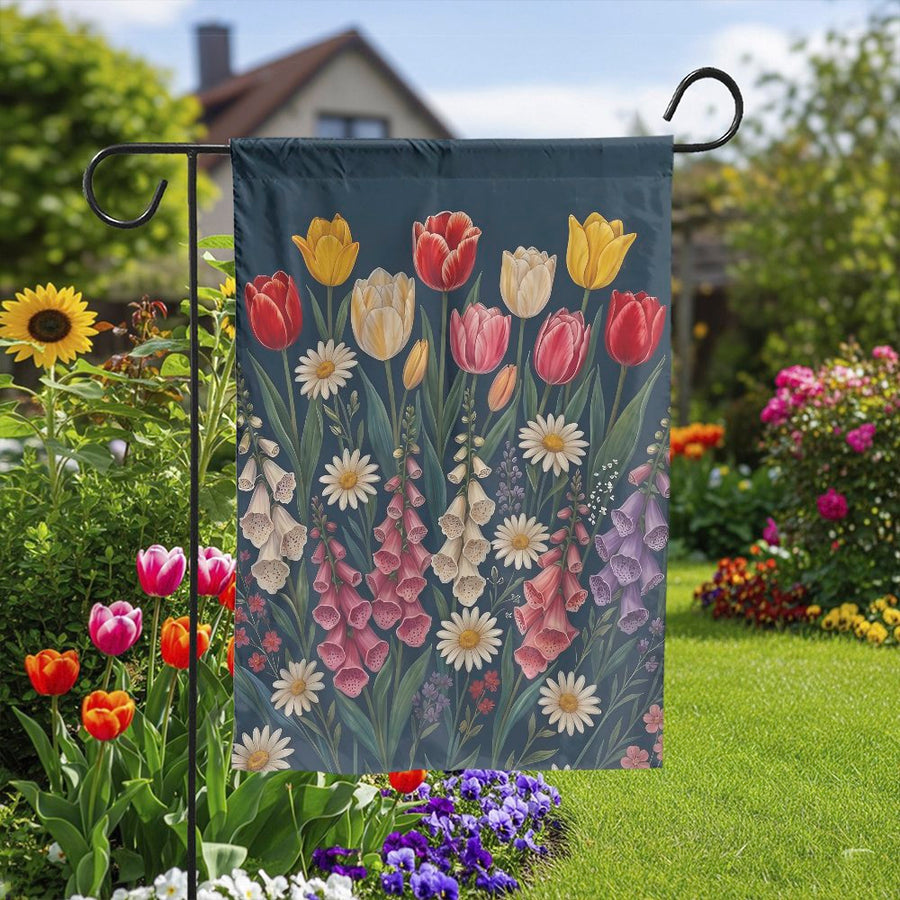 Vintage Floral Garden Flag | Botanical Wildflower Illustration | Double-Sided Weather Resistant Fabric | Seasonal Outdoor Decor Gift for Gardeners