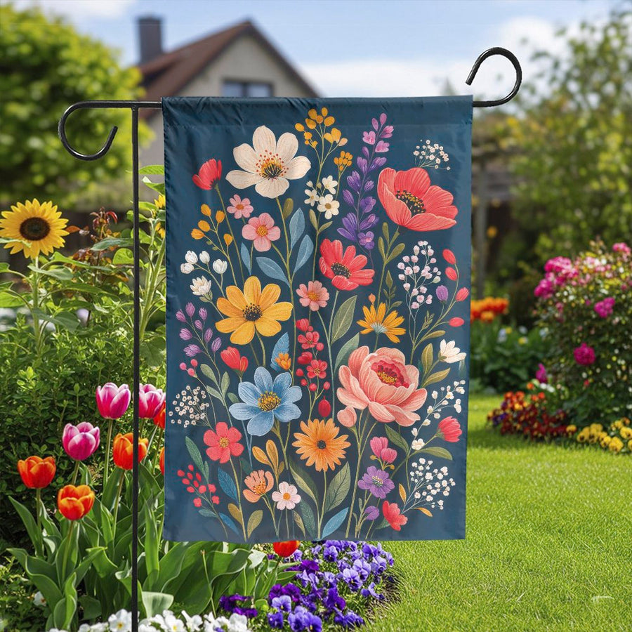 Wildflower Garden Flag | Vibrant Botanical Double Sided Print | Weather Resistant Polyester | Seasonal Outdoor Decor Gift for Gardeners