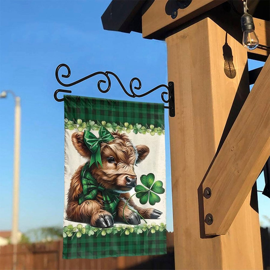 St Patrick's Day Garden Flag | Cute Highland Cow with Four Leaf Clover | Double Sided Polyester | Seasonal Farmhouse Yard Decor Gift