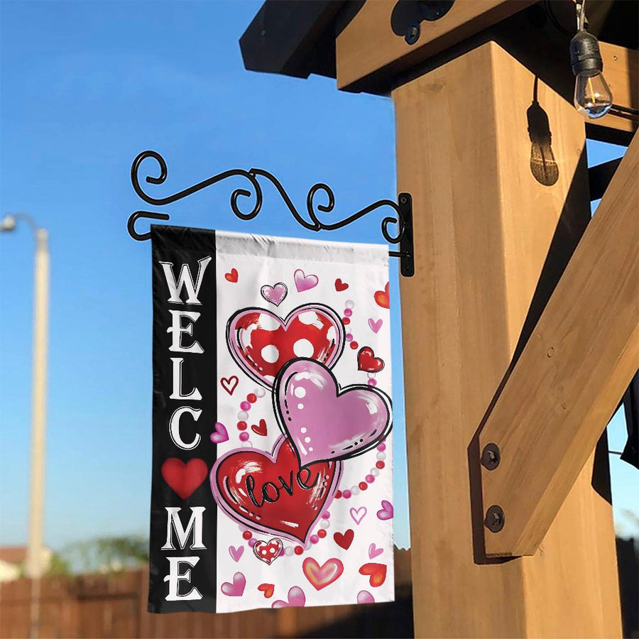 Valentine's Day Garden Flag | Double Sided Welcome Love Hearts Print | Weather Resistant Polyester Yard Banner | Seasonal Outdoor Decor Gift
