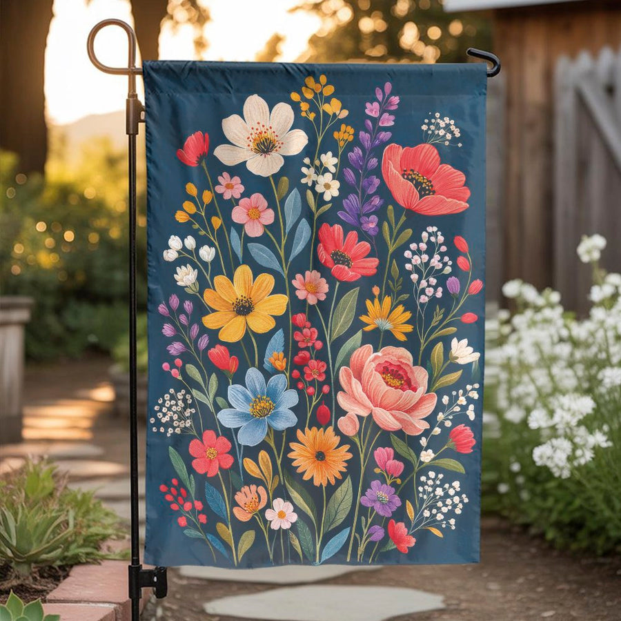 Wildflower Garden Flag | Vibrant Botanical Double Sided Print | Weather Resistant Polyester | Seasonal Outdoor Decor Gift for Gardeners